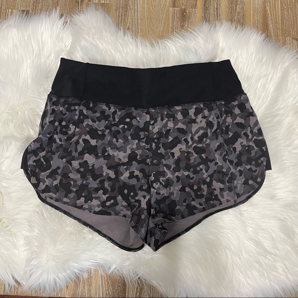 Athleta Running Free Printed Short 3.5” Size Medium